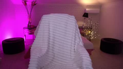 daenerys_daen online show from April 12, 3:05 pm