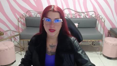 daffne evans online show from November 13, 8:33 pm