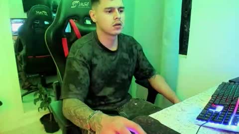 my name is Jhon and I live in colombia online show from October 19, 9:36 am