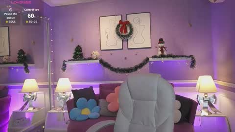 Dahlia Grey online show from December 20, 11:50 am