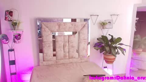 dahnia_cruz online show from February 11, 4:11 pm