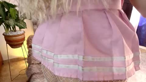 dahnia_cruz online show from December 3, 3:24 pm