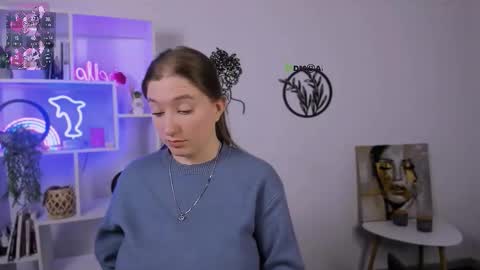 Little Di online show from February 12, 2:26 am