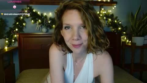daisy_lovely online show from December 16, 6:09 am