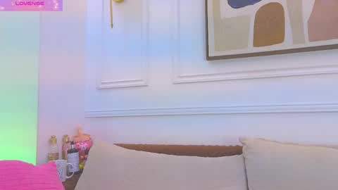 Daisy Price online show from June 7, 11:04 am