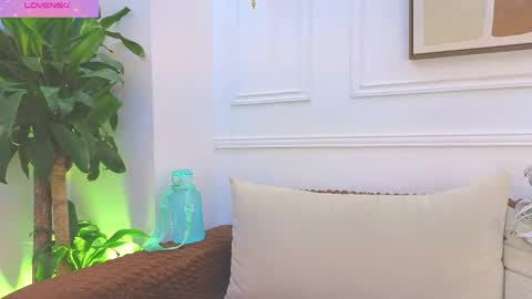 Daisy Price online show from May 4, 10:55 am
