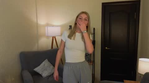 Snapshot of daisy_ward chatting on October 20, 7:13 am Alice online show from October 20, 7:13 am