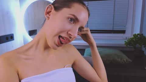 Hey My name is Lilly  Lets have fun today online show from January 31, 4:25 am