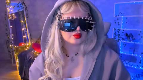 Daisy online show from February 20, 1:46 pm