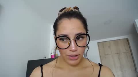 IG  dakotasofiaa online show from December 2, 5:33 pm