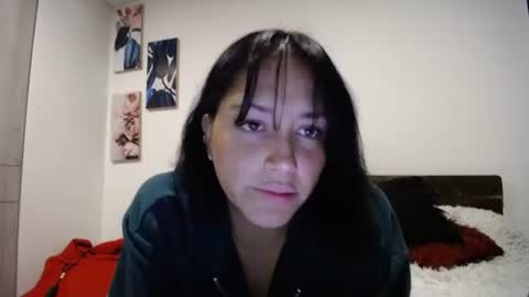 IG  dakotasofiaa online show from December 5, 12:03 am