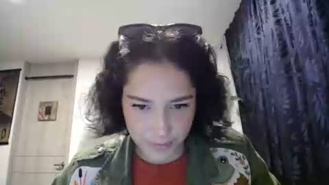 IG  dakotasofiaa online show from December 29, 4:05 am