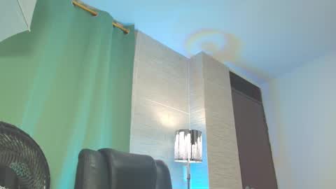 Snapshot of dakotarobbins_ chatting on October 9, 12:38 am dakotarobbins_ online show from October 9, 12:38 am