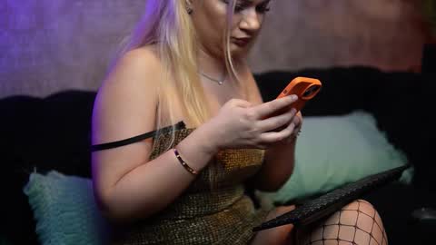  Dalia  online show from March 27, 9:49 pm