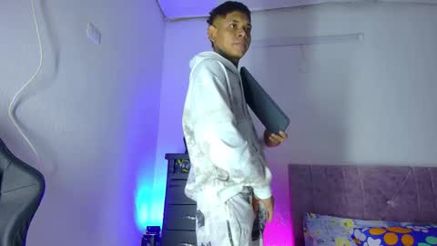 damar_felipe online show from December 17, 12:01 pm