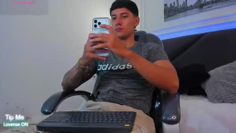 DAMIAN online show from February 2, 1:19 pm