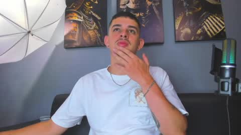 Damian Oliver online show from April 24, 2:02 am