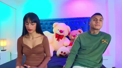 Snapshot of damian_and_roxanne chatting on October 17, 1:04 pm DAMIAN AND ROXANNE. online show from October 17, 1:04 pm