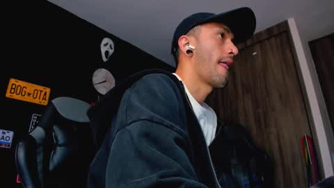 Daamiancox online show from September 12, 7:27 pm