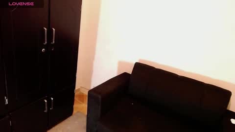 ---Taylor--- online show from December 5, 3:20 am