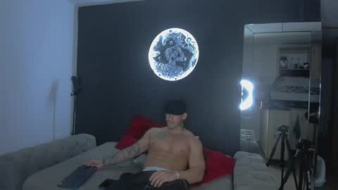 INSTAGRAM  DAMMIANMILLEROFICIAL online show from April 6, 4:57 am