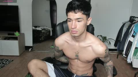 Damon online show from April 27, 8:50 pm