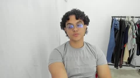 Diane Blosson online show from April 21, 12:36 am