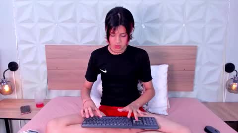 D A N online show from November 9, 12:58 am