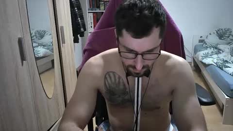 King Dan online show from November 19, 9:35 pm