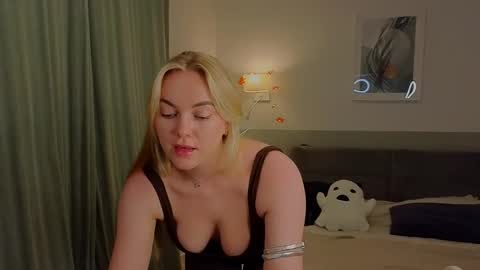 Dana online show from November 4, 7:04 pm