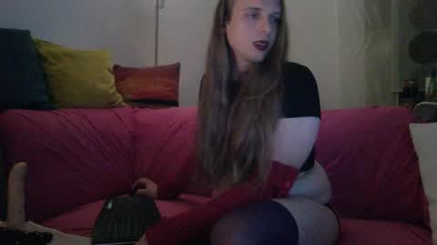 Snapshot of danadeluxe22 chatting on January 15, 1:12 am danadeluxe22 online show from January 15, 1:12 am