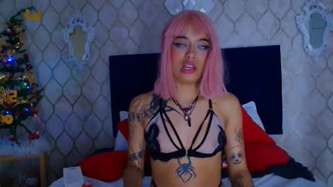 Dan  online show from December 9, 6:25 pm