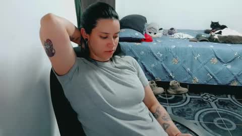 dani y jocelyn online show from March 4, 10:29 pm