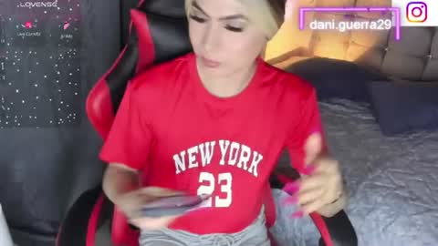 dani online show from June 15, 3:53 am