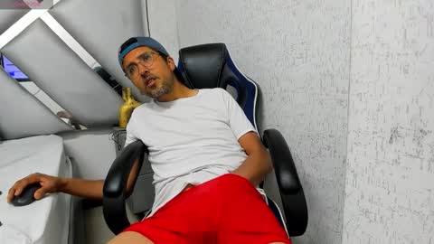 danidick_vc online show from December 2, 12:25 pm