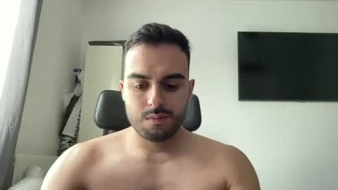 daniel_3827 online show from June 25, 6:51 am