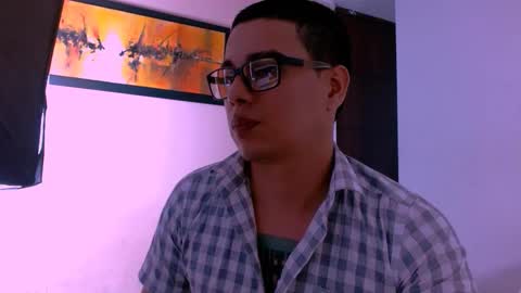 Snapshot of daniel_de_la_rose chatting on October 31, 5:13 pm Daniel online show from October 31, 5:13 pm