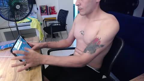 daniel_velez26 online show from March 22, 11:09 pm