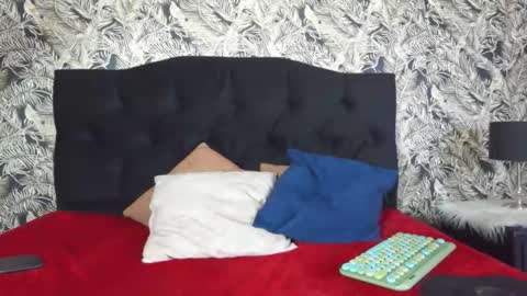 danielamonroe online show from November 27, 8:38 pm