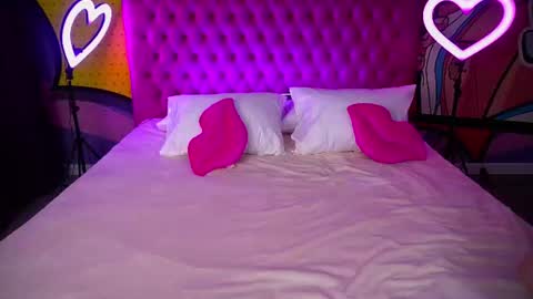 danielareign online show from July 8, 7:17 pm