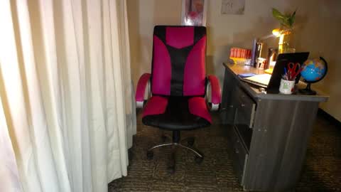 Angie online show from April 11, 6:45 pm