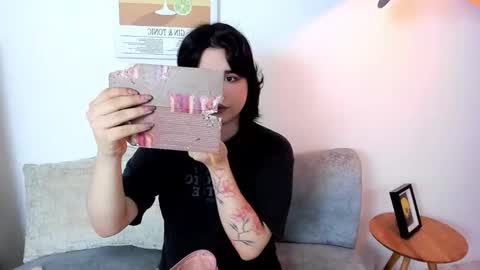 Danielle  online show from December 19, 8:48 pm