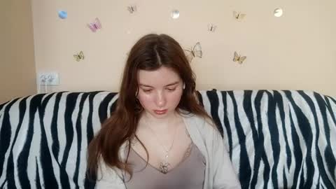 Mia online show from April 23, 1:13 pm