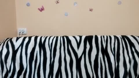 Mia online show from April 22, 4:58 pm