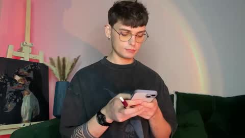 danieltuckerr online show from February 17, 5:01 pm