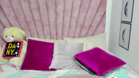 DaniiBelluci  online show from March 29, 4:25 am