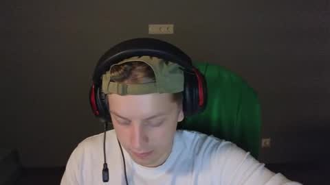 danila online show from April 21, 9:00 pm