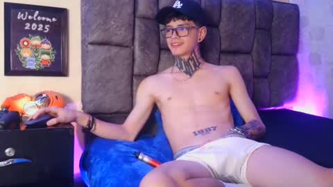 Snapshot of dann_brown chatting on January 22, 2:59 am Dann Brown online show from January 22, 2:59 am