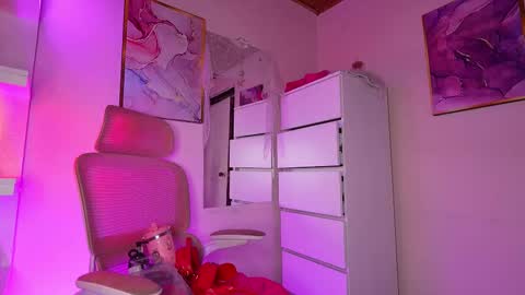 Danna Lovs online show from March 7, 3:56 pm