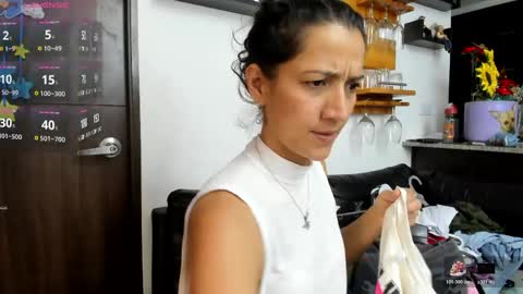 Danna online show from April 22, 3:08 pm